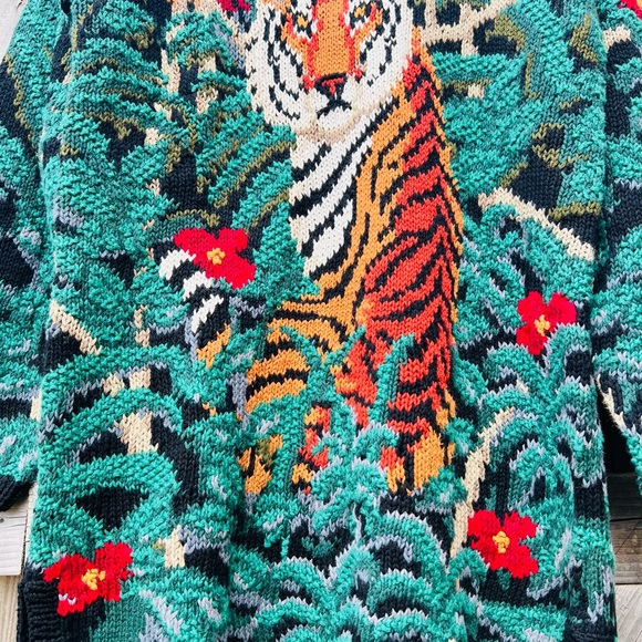 Vintage NWT Beautiful Hand Knit Sweater - Picture 2 of 8